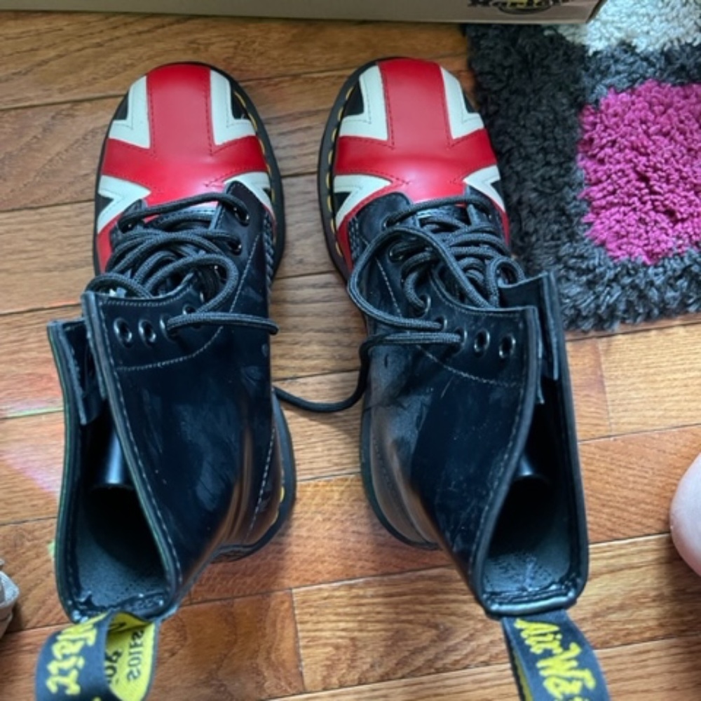 Dr. Martens Union Jack 8 Eye Boot: New in Box